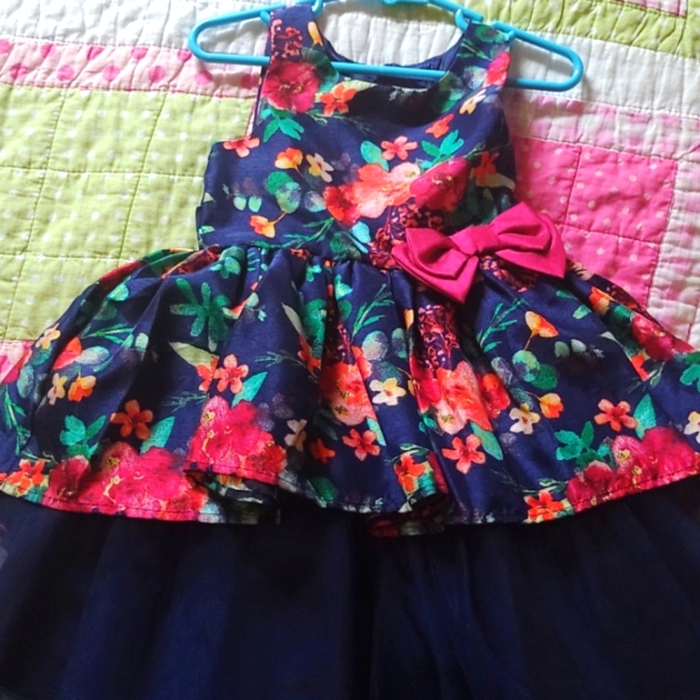 Beautiful line floral Navy dress
